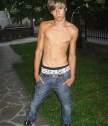 shirtless boys 59bea79869d8c.jpg