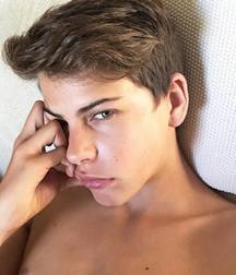 shirtless boys 59beaa2d8d057.jpg