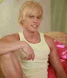 Ken 59c5f341cbc2b.jpg