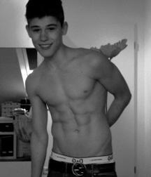 shirtless boys 59d8eccd4e5c1.jpg