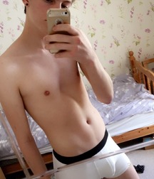 shirtless boys 59d8ef1dae281.jpg