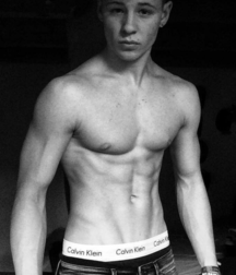 shirtless boys 59d8f0fcb81e8.png