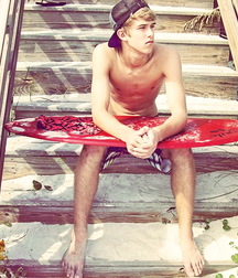 shirtless boys 59f04167c0bf8.jpg
