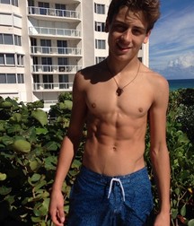 shirtless boys 59f0424f47183.jpg