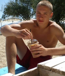 shirtless boys 59f042949e0c6.jpg