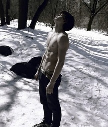 shirtless boys 59f043745b3f6.jpg