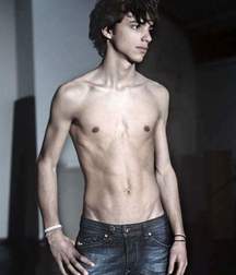 shirtless boys 59f043fcf2ed4.jpg
