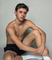 shirtless boys 59f4aa12e46ef.jpg