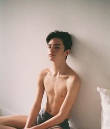 shirtless boys 59f633c45ed1c.jpg