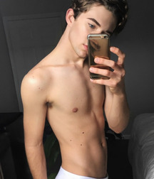 shirtless boys 59f6356f196d5.jpg