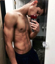shirtless boys 59f637d14e877.jpg