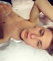 shirtless boys 5a18735b3d4d7.jpg