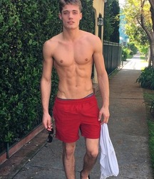 shirtless boys 5a18739e8175c.jpg
