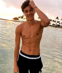 shirtless boys 5a1873dd473b0.jpg