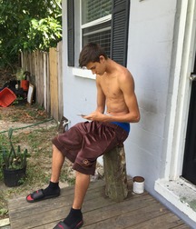 shirtless boys 5a1aa790ddc22.jpg