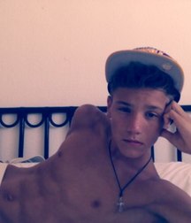shirtless boys 5a1dba12cafd3.jpg