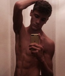shirtless boys 5a1dba1ea557e.jpg
