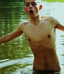 shirtless boys 5a1dba32e7d57.jpg