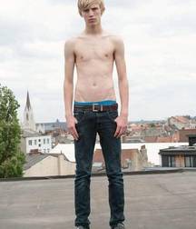 shirtless boys 5a1dbb178394e.jpg
