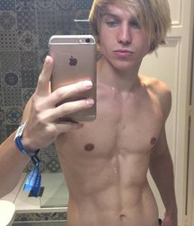 shirtless boys 5a1dbb9ba6aa1.jpg