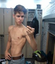shirtless boys 5a1dbbfd6a161.jpg