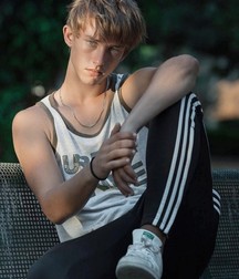 Boys 5a1f06110fbc0.jpg