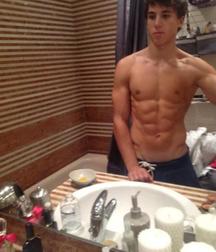 shirtless boys 5a2279da15ac3.jpg