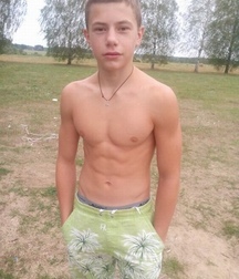 shirtless boys 5a25a9f9b5ada.jpg