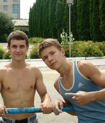 shirtless boys 5a25ab60101c7.jpg