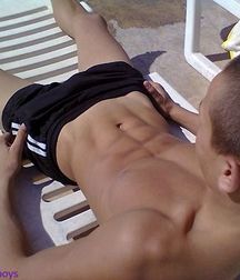 shirtless boys 5a25abcdf0586.jpg