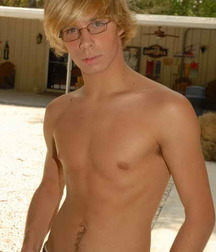 Mitch 5a28f4a7aa1f7.jpg