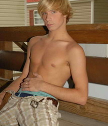 Mitch 5a28f4b49a2b2.jpg