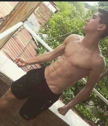 shirtless boys 5a551ba49e958.jpg