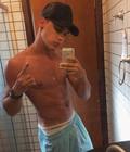 shirtless boys 5a70ce0dcaafe.jpg