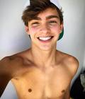 shirtless boys 5a70ced11d17c.jpg