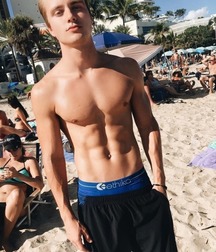 shirtless boys 5a7cba513fe18.jpg