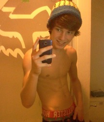 shirtless boys 5a7cbae68a1fe.jpg