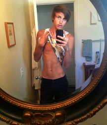 shirtless boys 5a8b0b0a1cc08.jpg