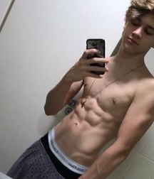 shirtless boys 5a8b0b8036bf2.jpg