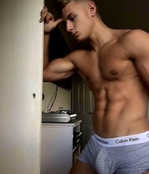 shirtless boys 5a8b0c83018a6.jpg