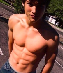 shirtless boys 5a8b0cefe1055.jpg