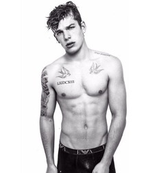 shirtless boys 5a97ee23e7e0c.jpg