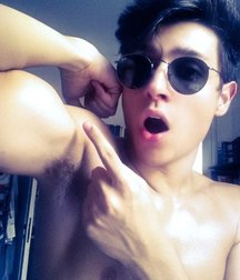 shirtless boys 5a97ee30a929f.jpg