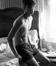 shirtless boys 5a97eef5abce7.jpg