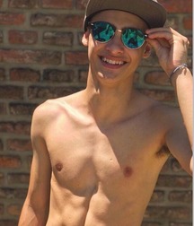shirtless boys 5a9a861781ac5.jpg