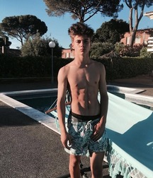 shirtless boys 5a9d8d048cec8.jpg