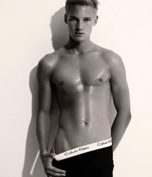 shirtless boys 5aa9838a0453c.jpg