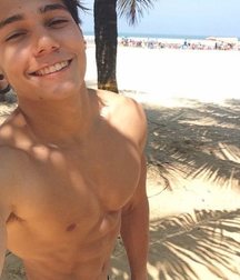 shirtless boys 5aa9845f21448.jpg