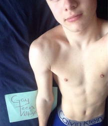 shirtless boys 5aaaa992b04c3.jpg