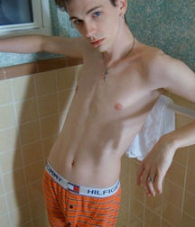 shirtless boys 5aaaaaee97a00.jpg